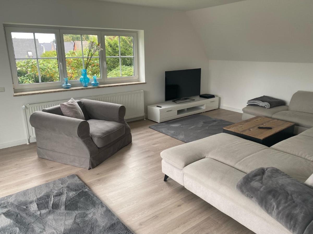 Ferienwohnung Falkenfeld Lubeck Ngoại thất bức ảnh